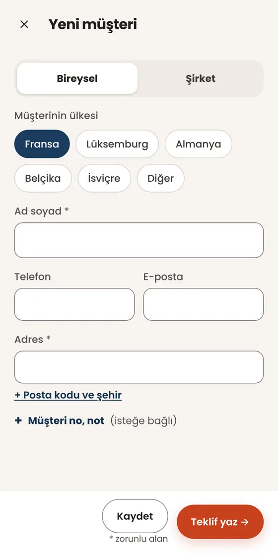 Müşteri eklerken e-posta zorunlu mu?